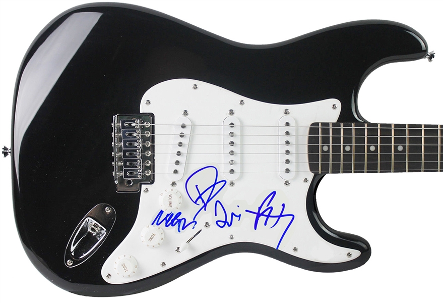 The Foo Fighters Group Signed Electric Guitar (John Brennan Collection)(Beckett/BAS Guaranteed)