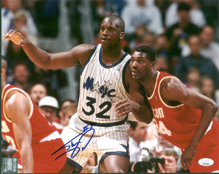 Shaquille ONeal Signed 11" x 14" Photograph (JSA)