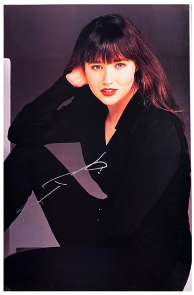 Shannon Doherty In-Person Signed 11" x 17" Book Page Photograph (Beckett/BAS Guaranteed)