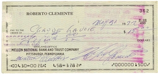Roberto Clemente Signed & Handwritten 1972 Personal Bank Check (Beckett/BAS)