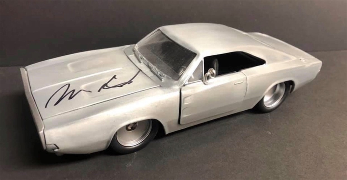 Vin Diesel Signed 1:24 Scale "Fast & Furious" Dodge Charger R/T Die Cast Car (Beckett/BAS Guaranteed)