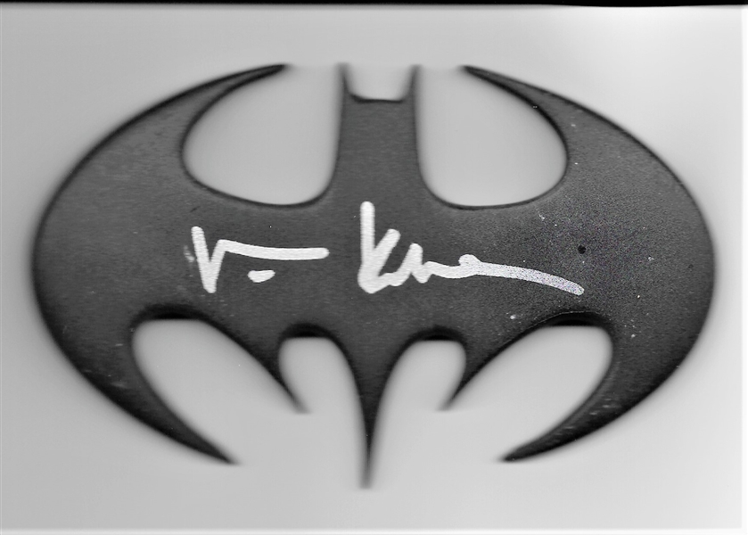 Val Kilmer Signed Batman Emblem (Beckett/BAS Guaranteed)