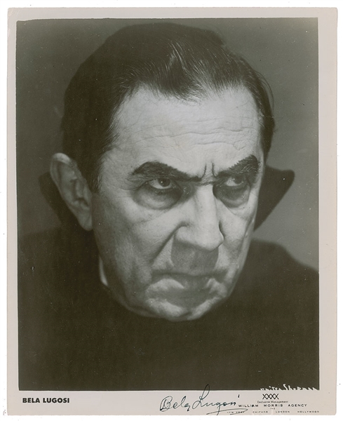 Bela Lugosi ULTRA-RARE Signed 8" x 10" Black & White Dracula Promotional Photograph (Beckett/BAS)