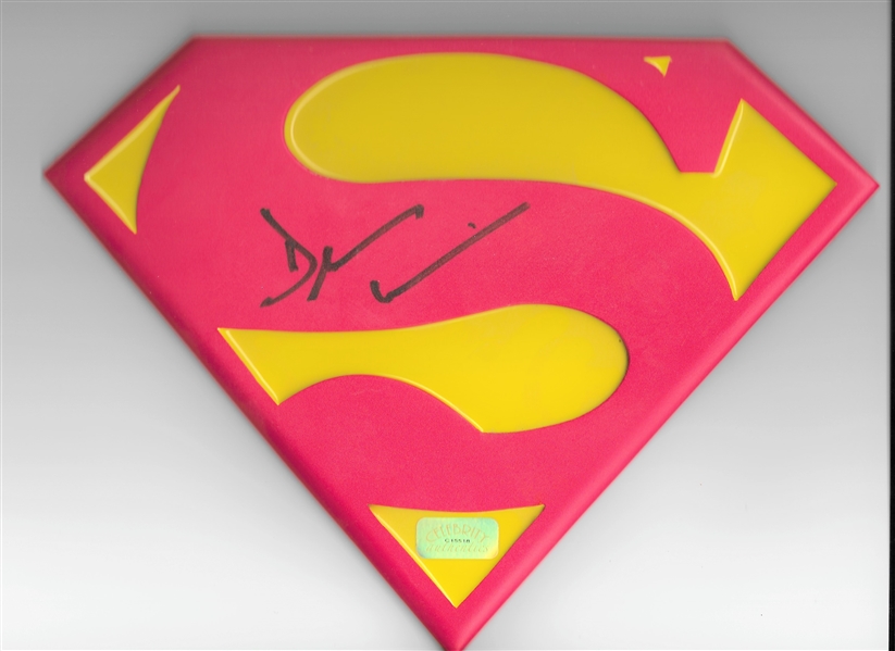 Dean Cain Signed Superman Emblem (Beckett/BAS Guaranteed)