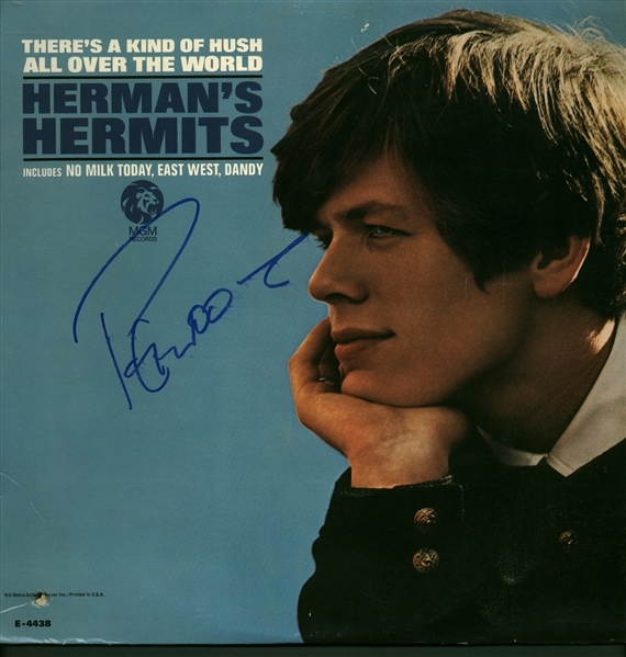 Peter Noone Sigend "Theres a Kind of Hush All Over the World" Album (Beckett/BAS)