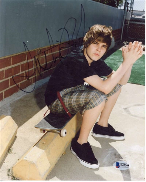 Justin Bieber Rare Early Signed 8" x 10" Photograph (Beckett/BAS)