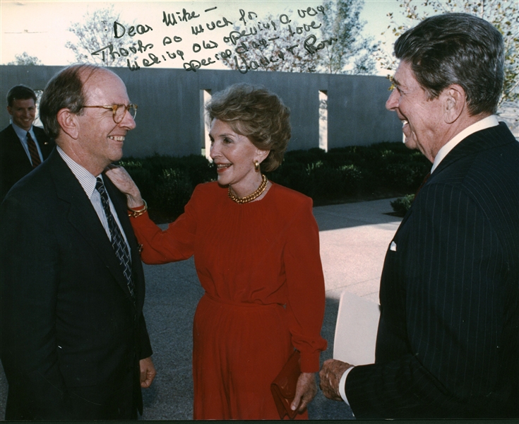 Ronald & Nancy Reagan Dual Signed 8" x 10" Photograph (Beckett/BAS)
