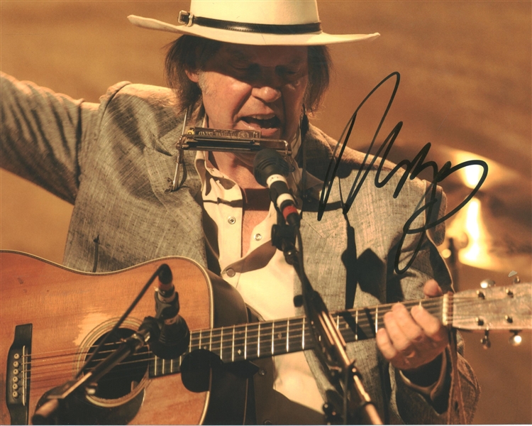 Neil Young Signed 10" x 8" Photograph (JSA)