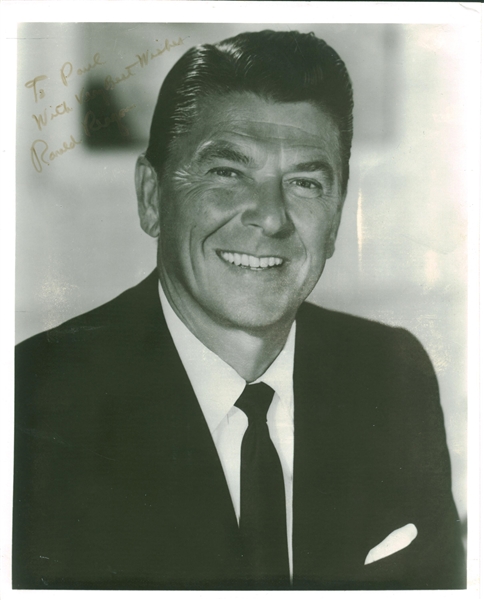 Ronald Reagan Signed B&W 8" x 11" Photograph (Beckett/BAS)