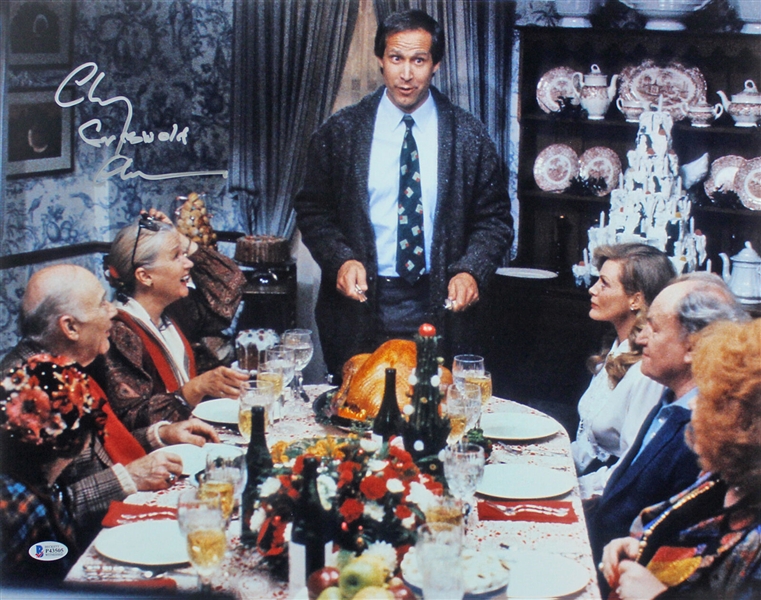 Chevy Chase Signed 16" x 20" Christmas Vacation Photo (Beckett/BAS)
