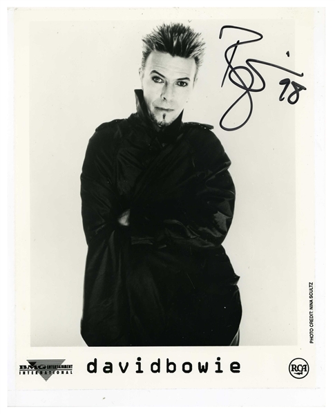 David Bowie Signed RCA Records Promotional Photograph (UK) (Tracks COA) 