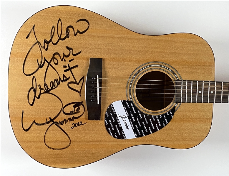 Wynonna Judd Signed Acoustic Guitar (Beckett/BAS Authentication)