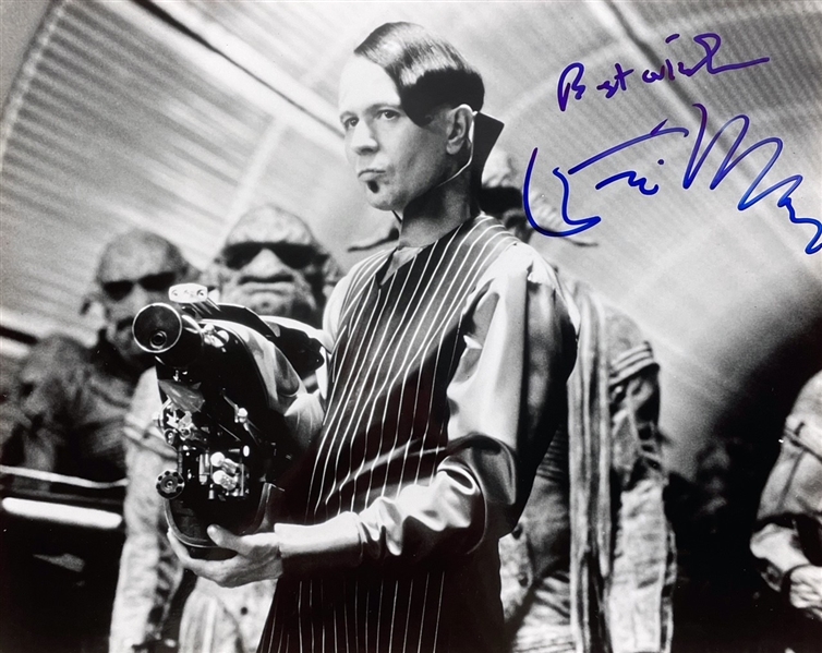 Gary Oldman Signed B&W Photograph (Beckett/BAS Guaranteed)