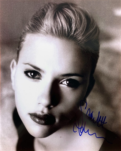 Scarlett Johansson Signed 8" x 10" B&W Photograph (Beckett/BAS Guaranteed)