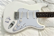  Johnny Winter Signed Stratocaster Style Guitar With Exact Signing Photo! (Beckett/BAS Guaranteed)