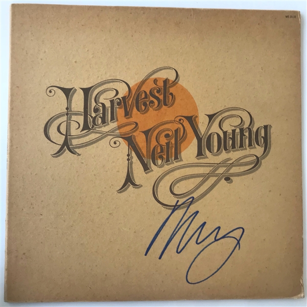 Neil Young Signed “Harvest” Record Album (Beckett/BAS Guaranteed) 