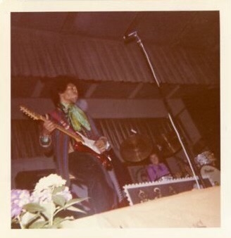 Jimi Hendrix ULTRA RARE Signed Color Concert Photograph (Tracks UK)(Epperson/REAL LOA)