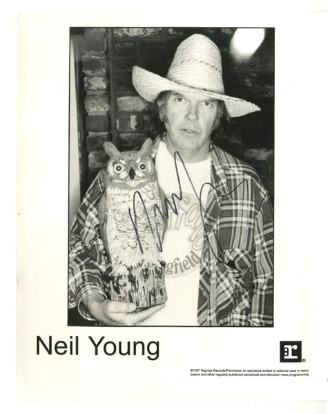 Neil Young Signed 8" x 10" Photograph (ACOA)