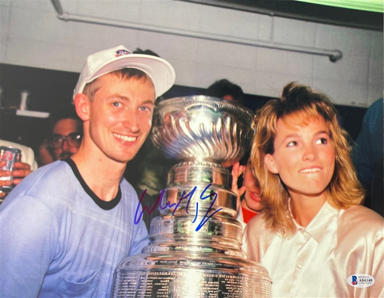 Wayne Gretzky Signed 11 x 14 Stanley Cup Photo (Beckett/BAS LOA)