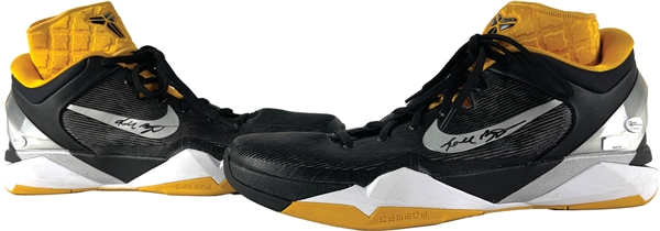 Kobe Bryant Game Used & Signed Nike Kobe VII Sneakers - PHOTOMATCHED to March 9, 2012 Game vs. Minnesota (34-Point Game)(MeiGray & Panini LOAs)