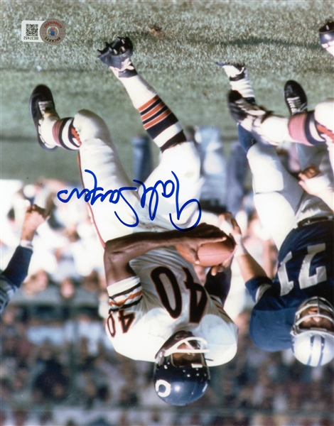 Gale Sayers Signed 8 x 10 Photo (Beckett/BAS)