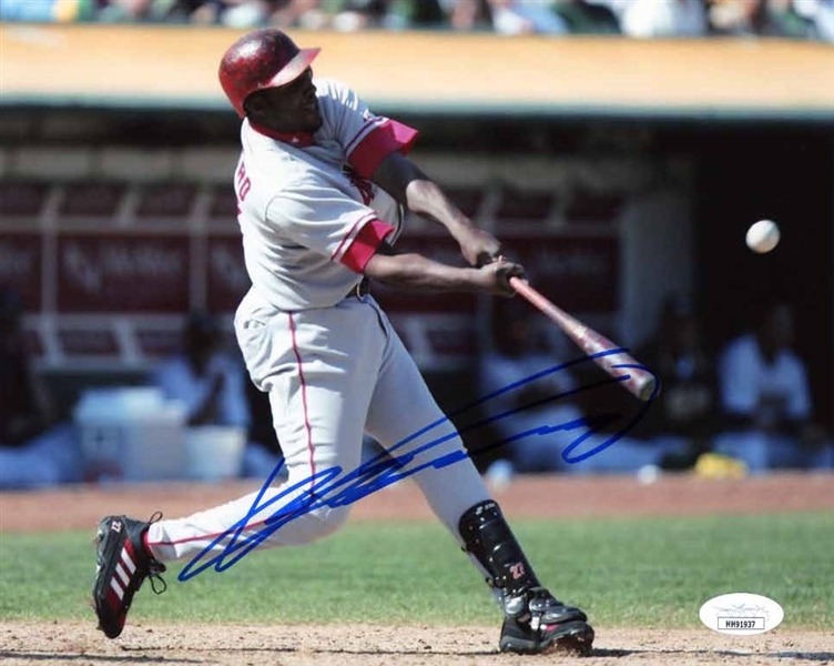 Vladimir Guerrero Signed 8" x 10" Color Photo (JSA)