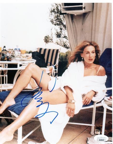 Sarah Jessica Parker Signed 8 x 10 Color Photo (JSA)
