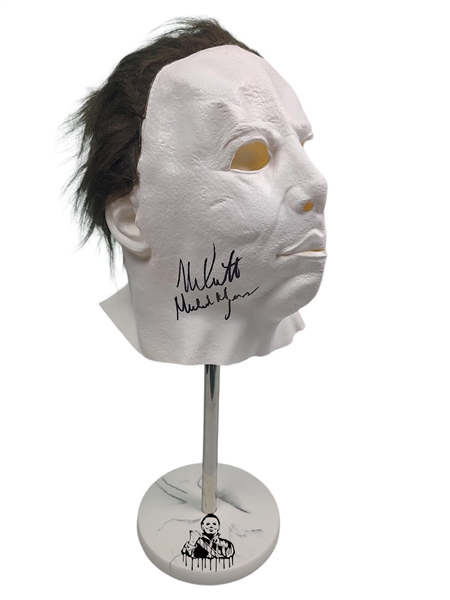 Halloween: Nick Castle Signed Mask w/ Rare Michael Myers Inscription & Stand (Third Party Guaranteed)