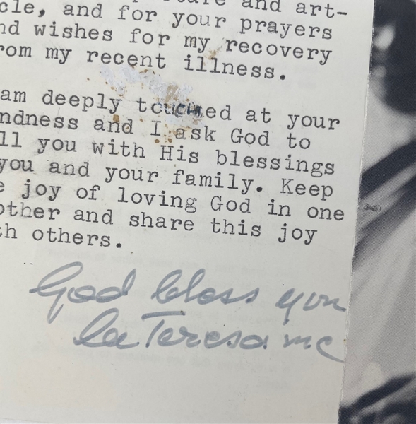 Mother Teresa Signed Postcard w/ God Bless you Note (Beckett/BAS) 