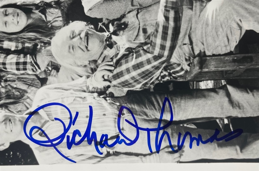 The Waltons: Cast Signed Photograph (8/Sigs) (Beckett/BAS)