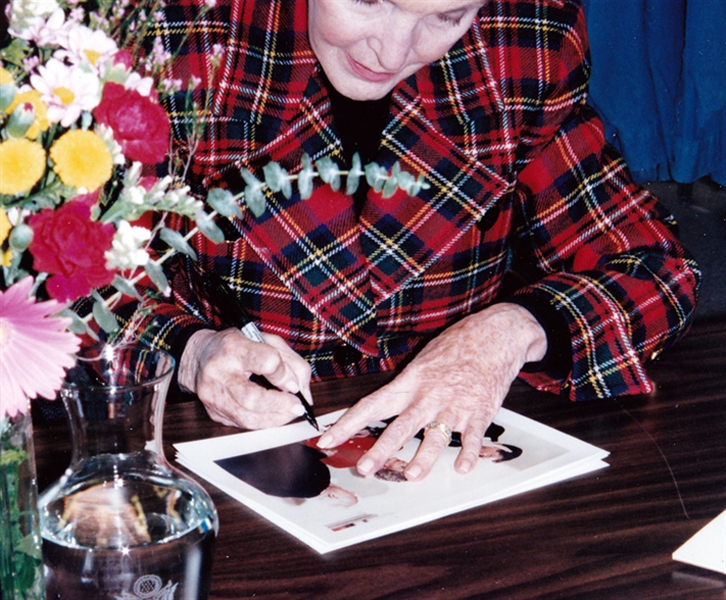 Nancy Reagan IN-PERSON Signed 8x10 Photo with Exact Signing Photo! (Third Party Guarantee)