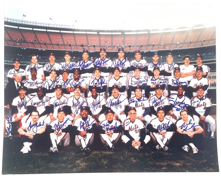 1986 New York Mets: Team Signed 16" x 20" Photo (36/Sigs)  (Beckett/BAS)