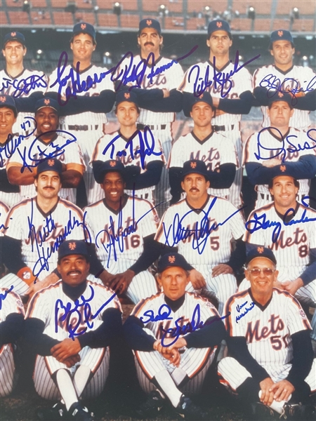 1986 New York Mets: Team Signed 16 x 20 Photo (36/Sigs)  (Beckett/BAS)
