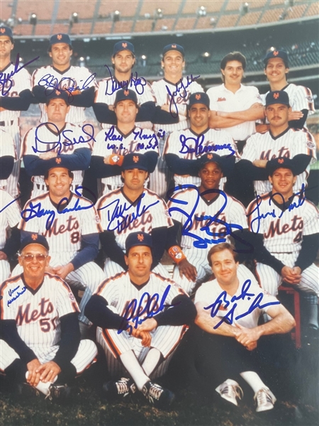 1986 New York Mets: Team Signed 16 x 20 Photo (36/Sigs)  (Beckett/BAS)