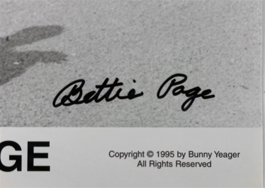 Bettie Page Signed 8 x 10 B&W Photo (Beckett/BAS)(Steve Grad Collection)