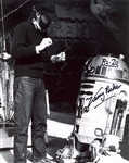 Star Wars: Kenny Baker “R2-D2” Signed Behind-the-Scenes 8” x 10” Photo from “A New Hope” (Third Party Guaranteed)