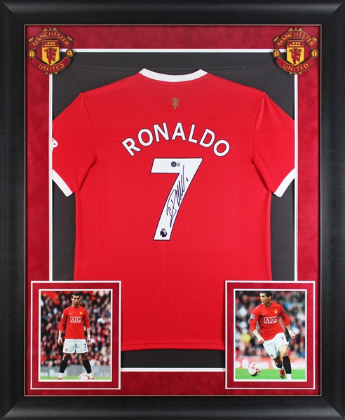 Cristiano Ronaldo Signed Manchester United Jersey in Custom Framed Display (Beckett/BAS Witnessed)