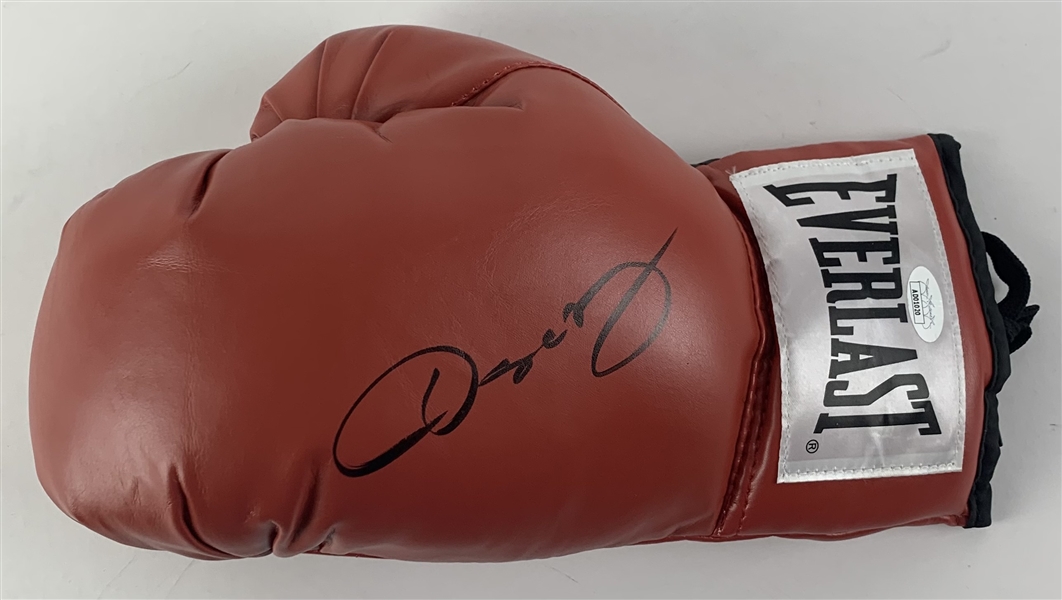 Oscar De La Hoya Signed Everlast Boxing Glove (JSA COA)