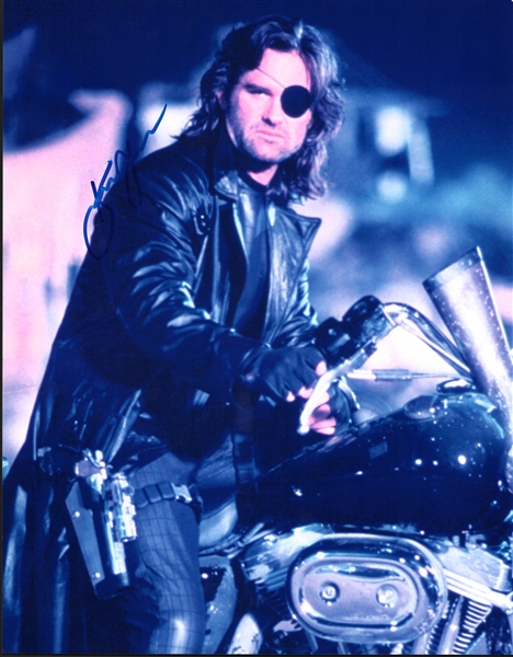 Kurt Russell Signed 11" x 14" "Escape from New York" Photo (Beckett/BAS)